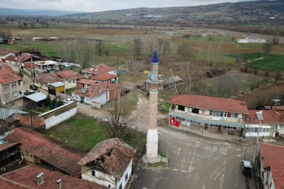 Bursa'daki camisiz minare görenleri şaşırtıyor