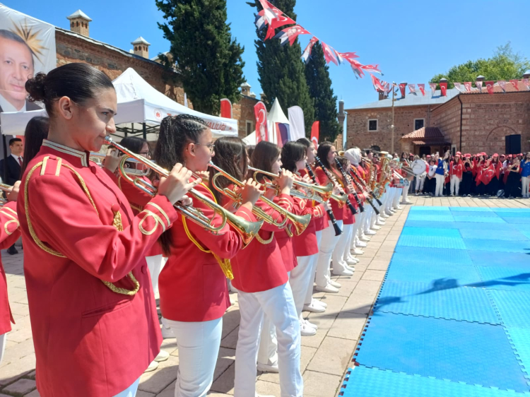 Gençlik alanlara taştı: Bursa 19 Mayıs’ı tek yürek kutladı - Bursa Hayat - 2