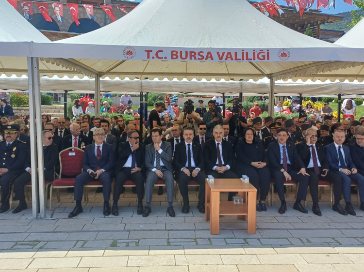 Gençlik alanlara taştı: Bursa 19 Mayıs’ı tek yürek kutladı - Bursa Hayat - 3