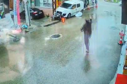 Bursa’da dehşet anları! Kamyonet yayaların arasına daldı