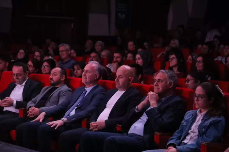11 okul, 11 oyun: İnegöl’de sahne gençlerin oldu - Bursa Hayat - 2