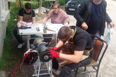 Bursa’da meslek lisesi öğrencilerinden ücretsiz bıçak bileme hizmeti