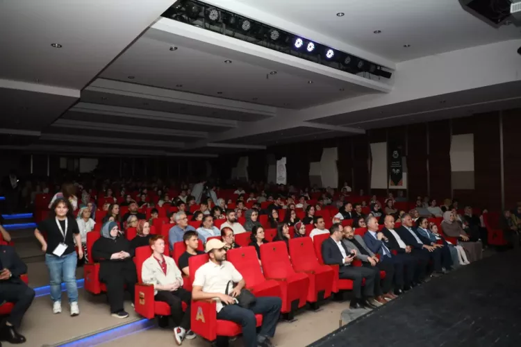 11 okul, 11 oyun: İnegöl’de sahne gençlerin oldu - Bursa Hayat - 3
