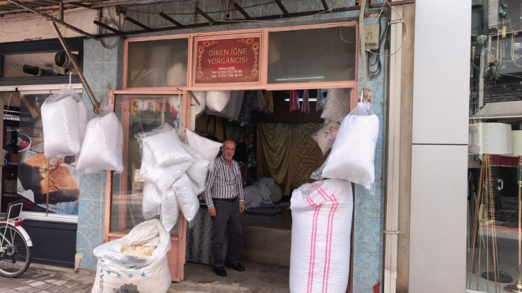 Kraliçe 2. Elizabeth’e yorgan yapan Bursalı usta zamana meydan okuyor - Bursa Hayat - 5