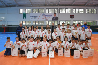 Badminton turnuvalarına Osmangazi Belediyespor damgası!