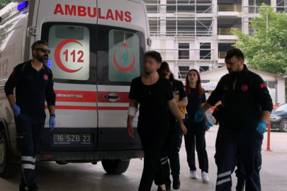 Bursa’da meyve keserken kolunu kesen genç hastanelik oldu