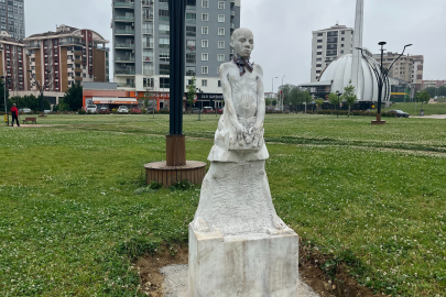 Bursa’da parktaki tartışma yaratan heykel kaldırılıyor