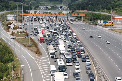 Bayram tatili trafiği kilitledi: Bursa kuzey gişelerinde uzun araç kuyrukları