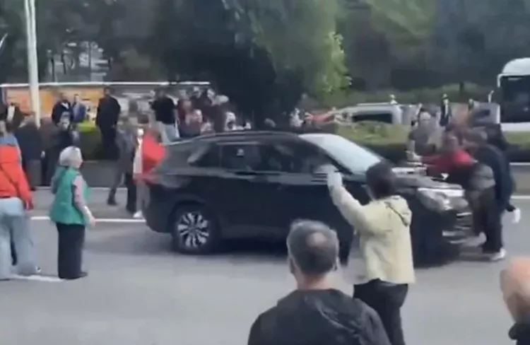 CHP binası önünde arbede: Kadını ezip kaçtı! - Bursa Hayat - 3