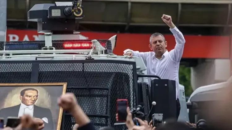 Ömer Çelik’ten sert Özgür Özel çıkışı: 