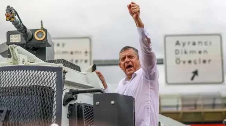 Ömer Çelik’ten sert Özgür Özel çıkışı: 