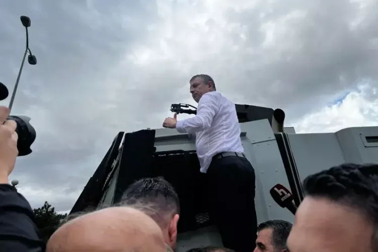 Ömer Çelik’ten sert Özgür Özel çıkışı: 