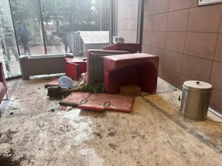 Tahliye sonrası CHP Genel Merkezi görüntülendi - Bursa Hayat - 7