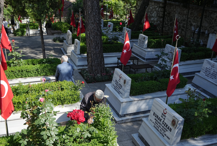 Bursa'da bayram öncesi hüzünlü buluşma - Bursa Hayat - 4