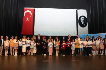 Nilüfer'de minik kitap kurtları ödüllerine kavuştu