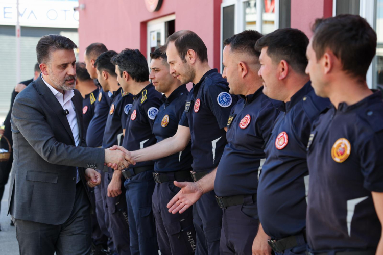 Başkan Vekili Şahin Biba’dan itfaiyeye bayram ziyareti - Bursa Hayat Gazetesi-3