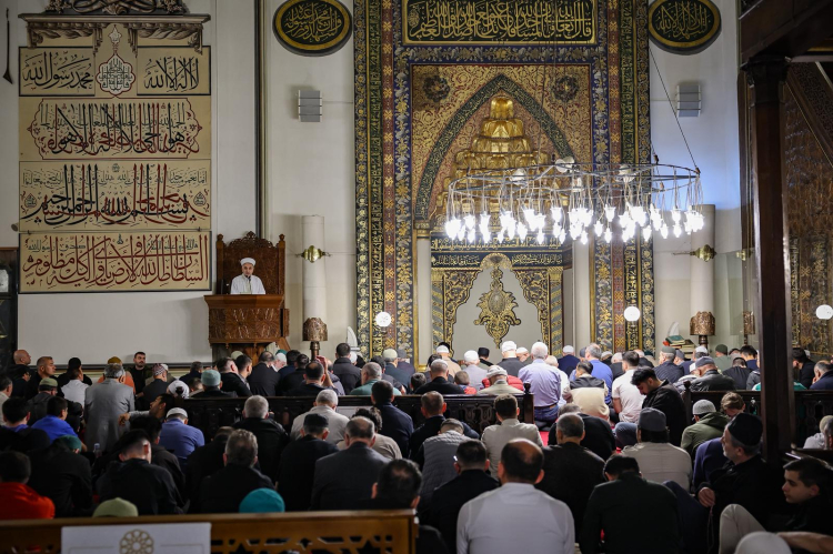 Başkan Vekili Şahin Biba vatandaşlar ve yabancı öğrencilerle bayramlaştı - Bursa Hayat Gazetesi-2