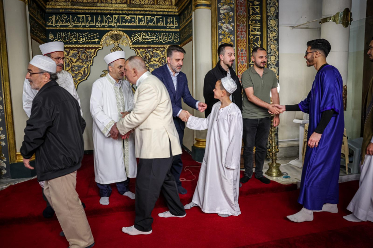 Başkan Vekili Şahin Biba vatandaşlar ve yabancı öğrencilerle bayramlaştı - Bursa Hayat Gazetesi-4