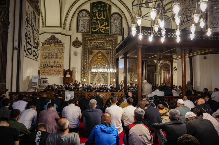 Başkan Vekili Şahin Biba vatandaşlar ve yabancı öğrencilerle bayramlaştı - Bursa Hayat Gazetesi-3