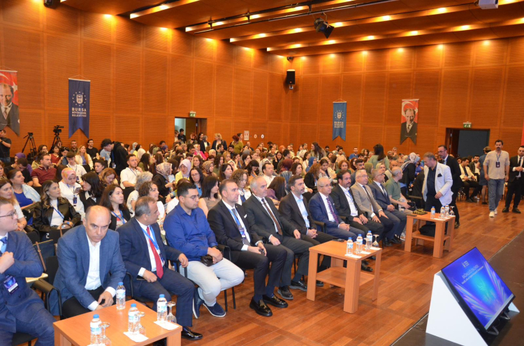 Bursa’da gençlik, aile ve toplum masaya yatırıldı - Bursa Hayat Gazetesi-3