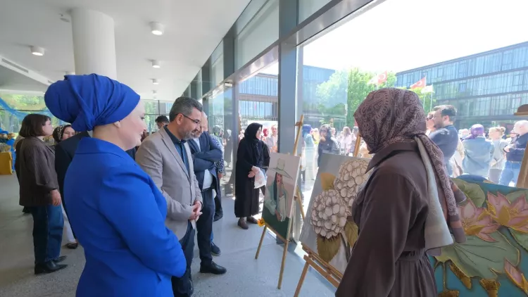 İNESMEK kursiyerlerinin eserleri sergide beğeniye sunuldu - Bursa Hayat Gazetesi-4