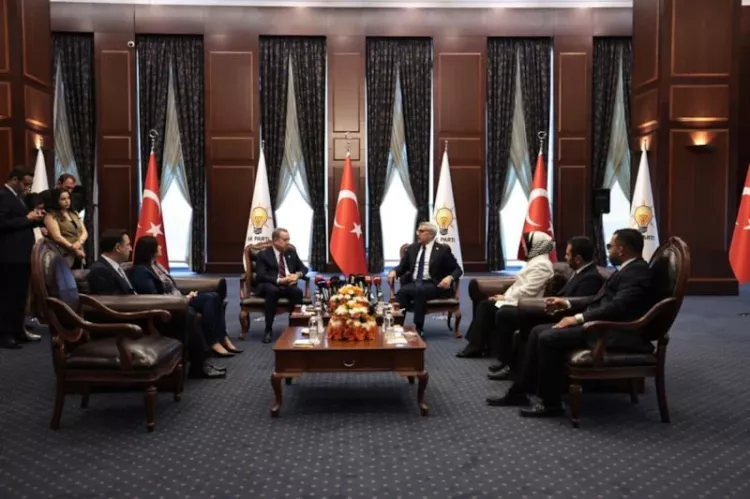 Siyasette bayram trafiği: AK Parti ve CHP’den karşılıklı ziyaret - Bursa Hayat - 2