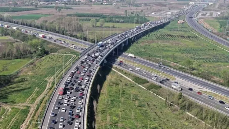 Bayram trafiği için kritik karar! 3 ilde yasak başladı - Bursa Hayat - 2