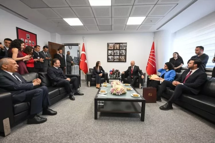 Siyasette bayram trafiği: AK Parti ve CHP’den karşılıklı ziyaret - Bursa Hayat - 3