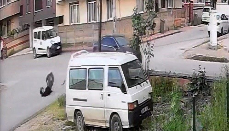 Bursa’da kontrolsüz kavşakta kaza: Motosikletli yola savruldu - Bursa Hayat - 3
