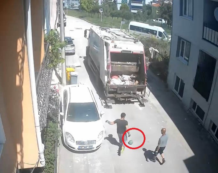 Bursa’da temizlik işçilerinden gülümseten anlar - Bursa Hayat - 2