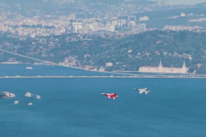 HÜRJET’ten İstanbul Boğazı’nda tarihi gösteri