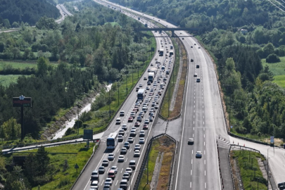 Kurban Bayramı dönüşü başladı: Bolu geçişinde yoğun trafik