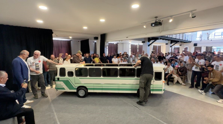 Efsane 302 otobüsü minyatür olarak yeniden hayat buldu-Bursa Hayat Gazetesi-3