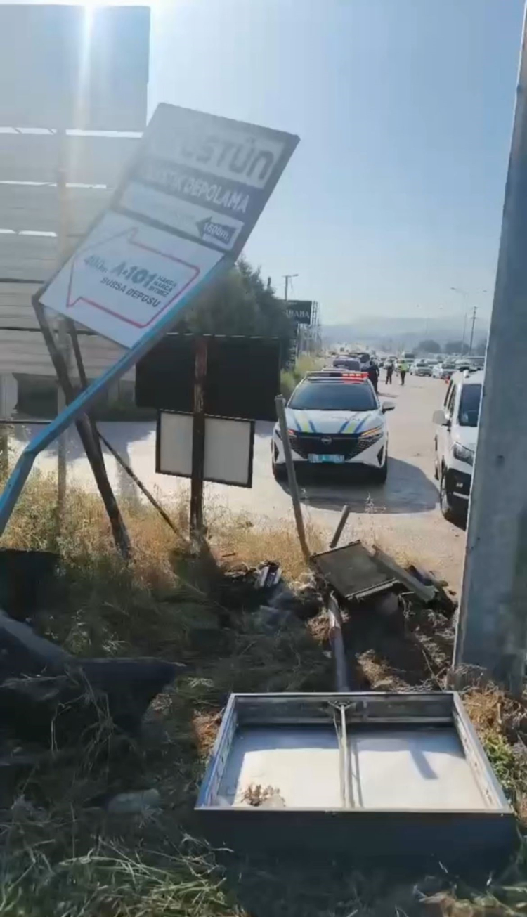Bursa'da lastik patladı, minibüs savruldu: Çok sayıda yaralı var! - Bursa Hayat - 3