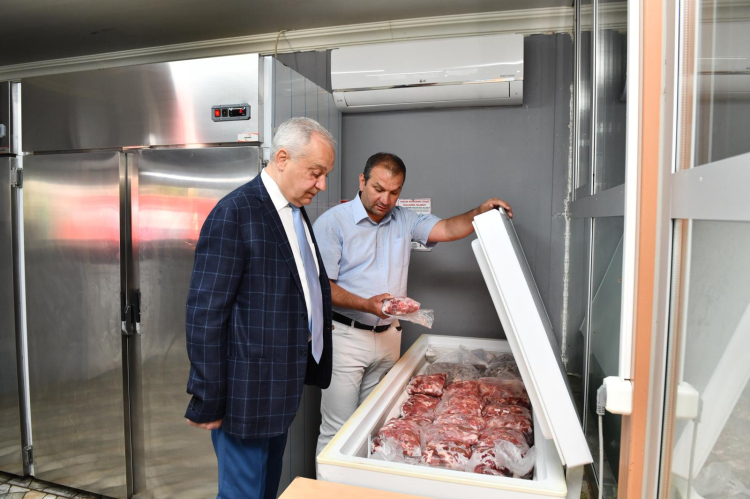 Mustafakemalpaşa Belediyesi ihtiyaç sahipleri için 2,3 ton et toplandı - Bursa Hayat - 2