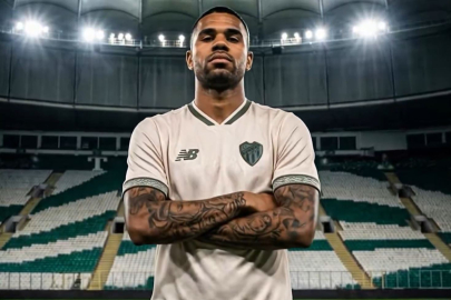 Bursaspor’dan yeni sezon bombası! 7 yeni tasarım forma tanıtıldı