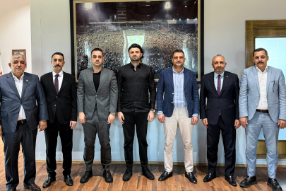 MHP ve Ülkü Ocakları heyetinden Bursaspor’a ziyaret