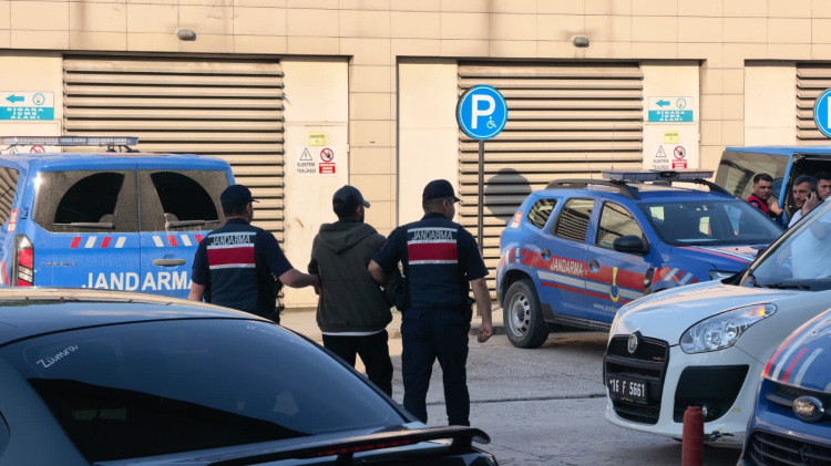 Bursa'da  zehir tacirlerine dev darbe! 70 adrese eş zamanlı baskın - Bursa Hayat - 2