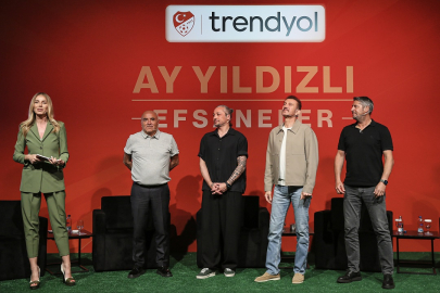 Ay yıldızlı efsaneler Bursa’da futbolseverlerle buluştu
