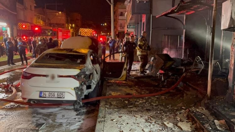 Bursa'da mobilya dükkanı alev alev yandı! - Bursa Hayat - 2