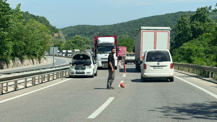 Bursa yolunda trafik çilesi! Uzun kuyruklar oluştu - Bursa Hayat - 2