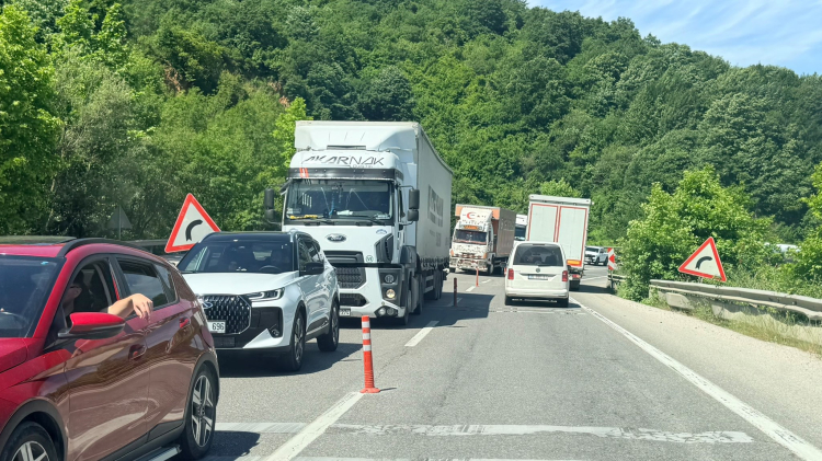 Bursa yolunda trafik çilesi! Uzun kuyruklar oluştu - Bursa Hayat - 3