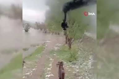 Sağanak yağış dereleri taşırdı: Her yer sular altında kaldı