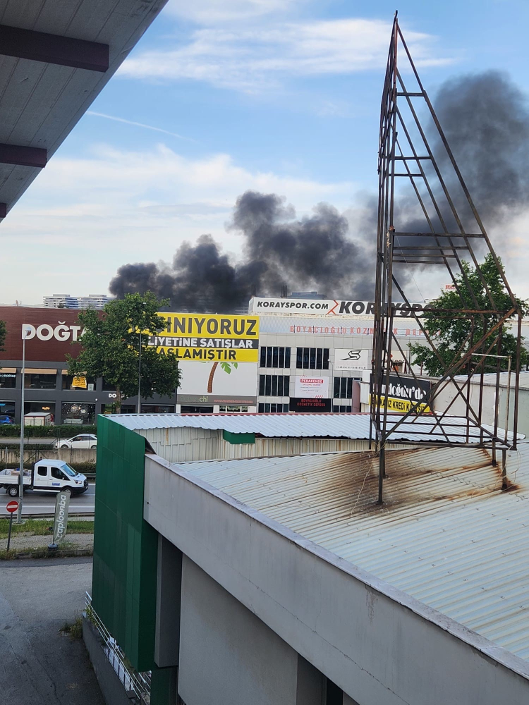 Bursa'da panik anları! Çatı kısmı alev aldı - Bursa Hayat - 2