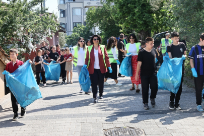 Gölyazı’da çevre seferberliği: Minik eller geri dönüşüm için sahada