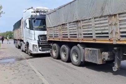 Bursa'da korkutan kaza: Kömür yüklü tırlar birbirine çarptı!