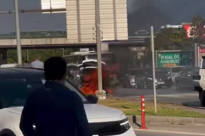 Bursa'da otomobilin içi bir anda alevlere teslim oldu