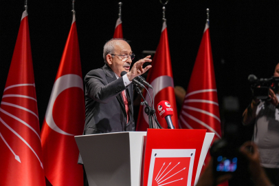 CHP’de çift cepheli gün! Kılıçdaroğlu Genel Merkez'de Özgür Özel'i eleştirdi