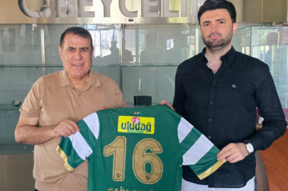 Bursalı iş insanı Faik Çelik, Bursaspor Vakfı bünyesine katıldı