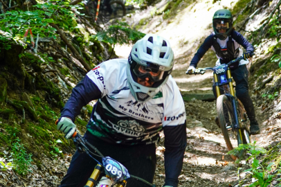 Uludağ'dan Bursa'ya nefes kesen yarış: Downhill-Enduro heyecanı